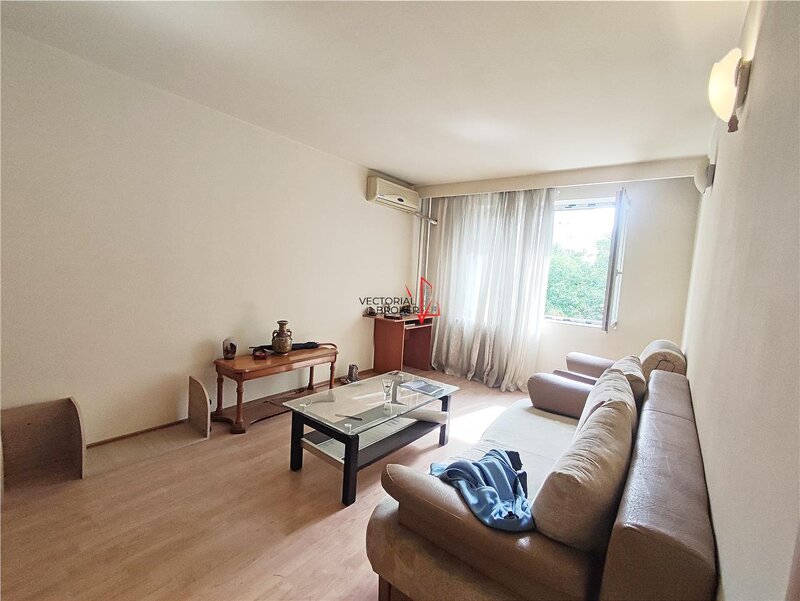 Colentina, Radovanu, apartament et. 3 in bloc 86, reabilitat.